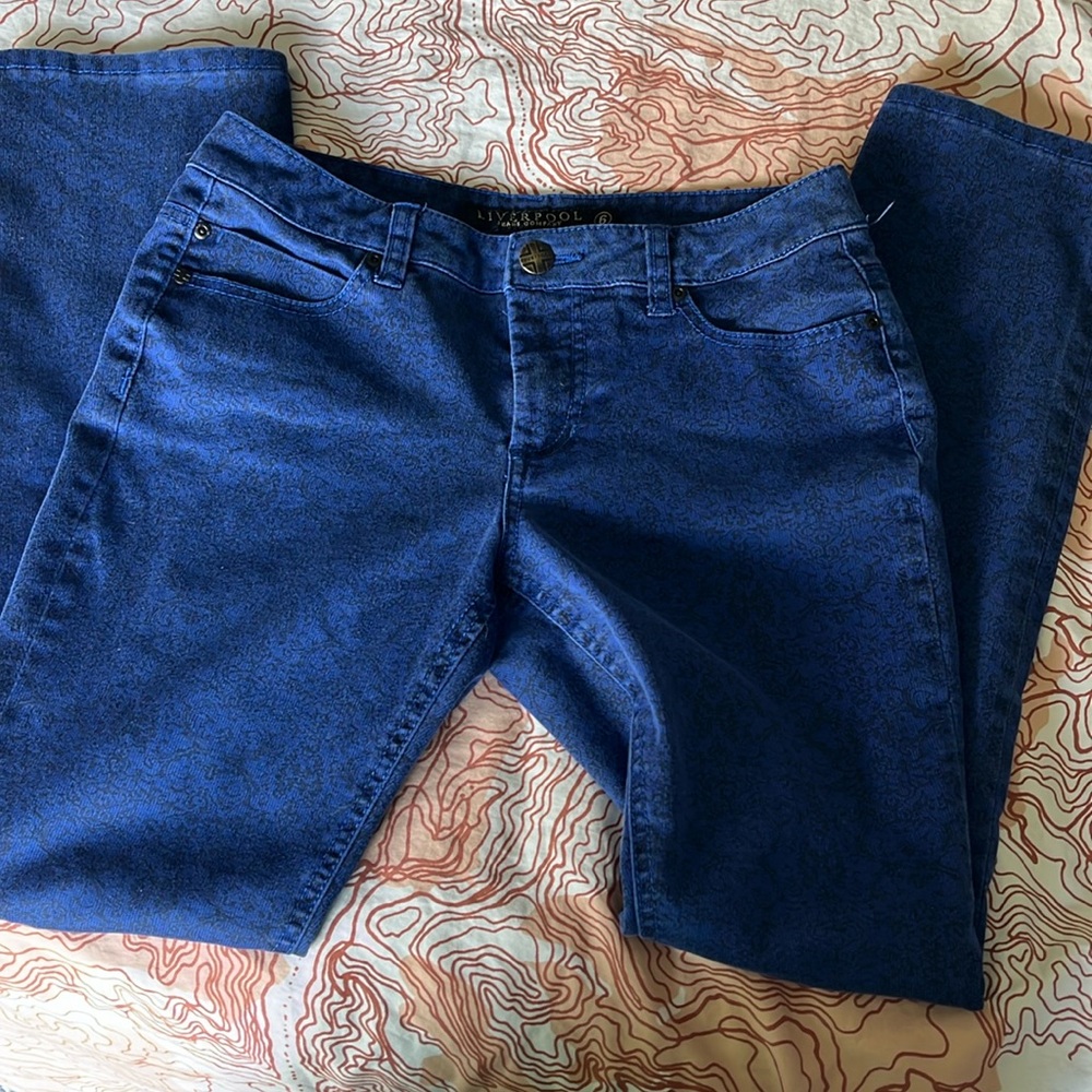 Liverpool Jeans bootcut with a light print.